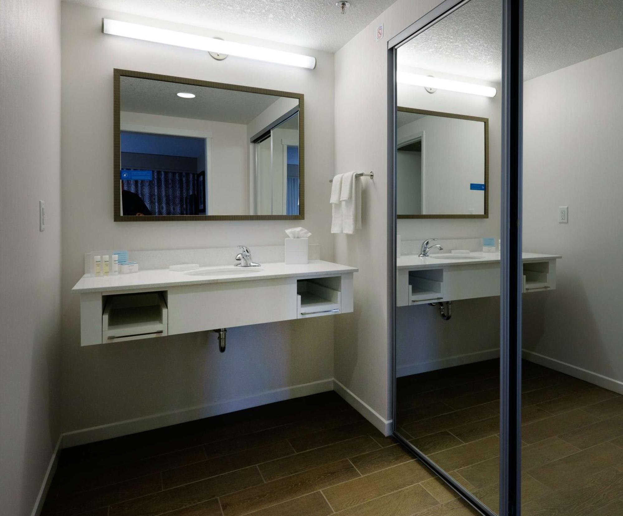 Hampton Inn Green Bay Downtown Bagian luar foto