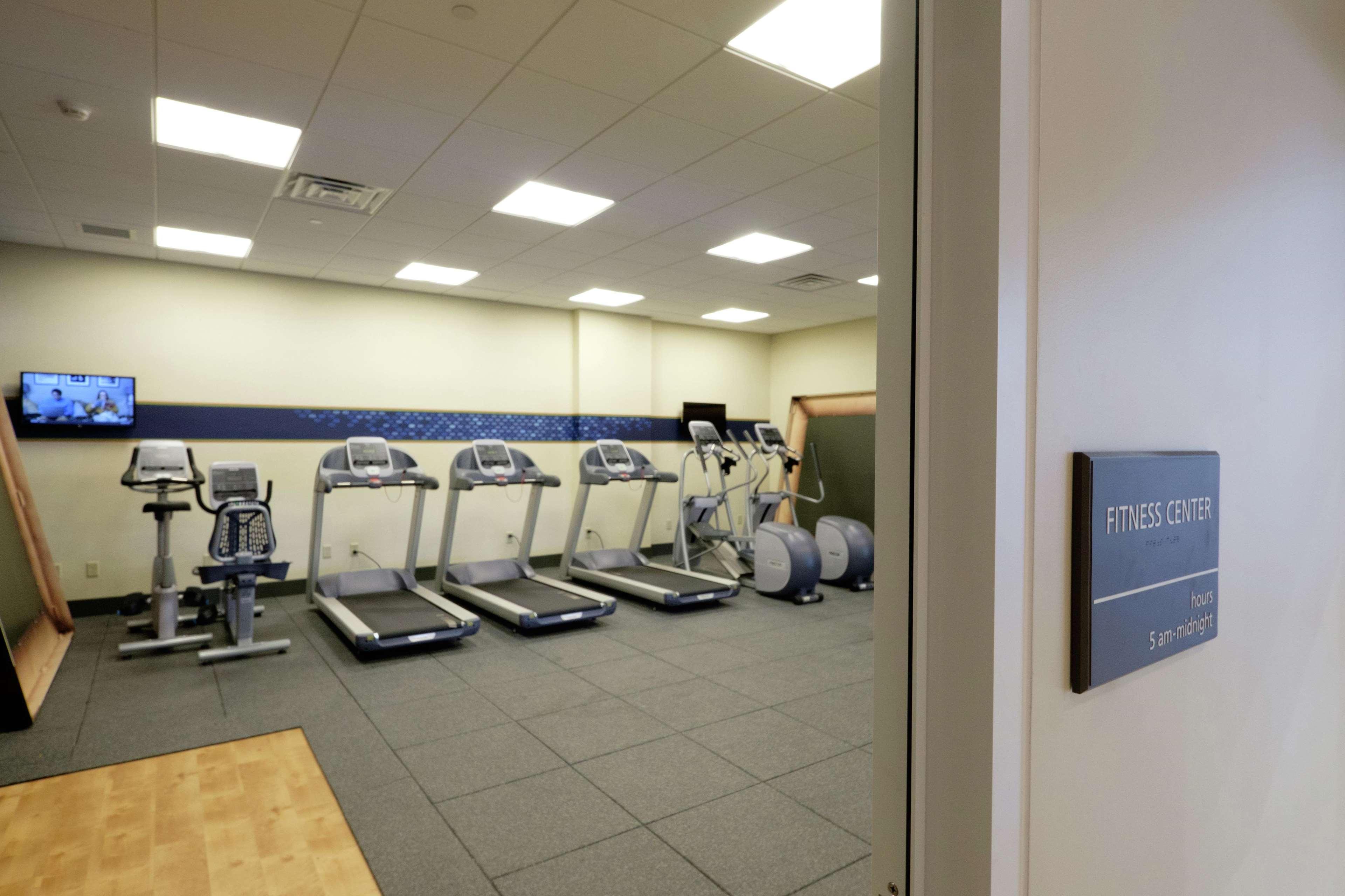 Hampton Inn Green Bay Downtown Bagian luar foto