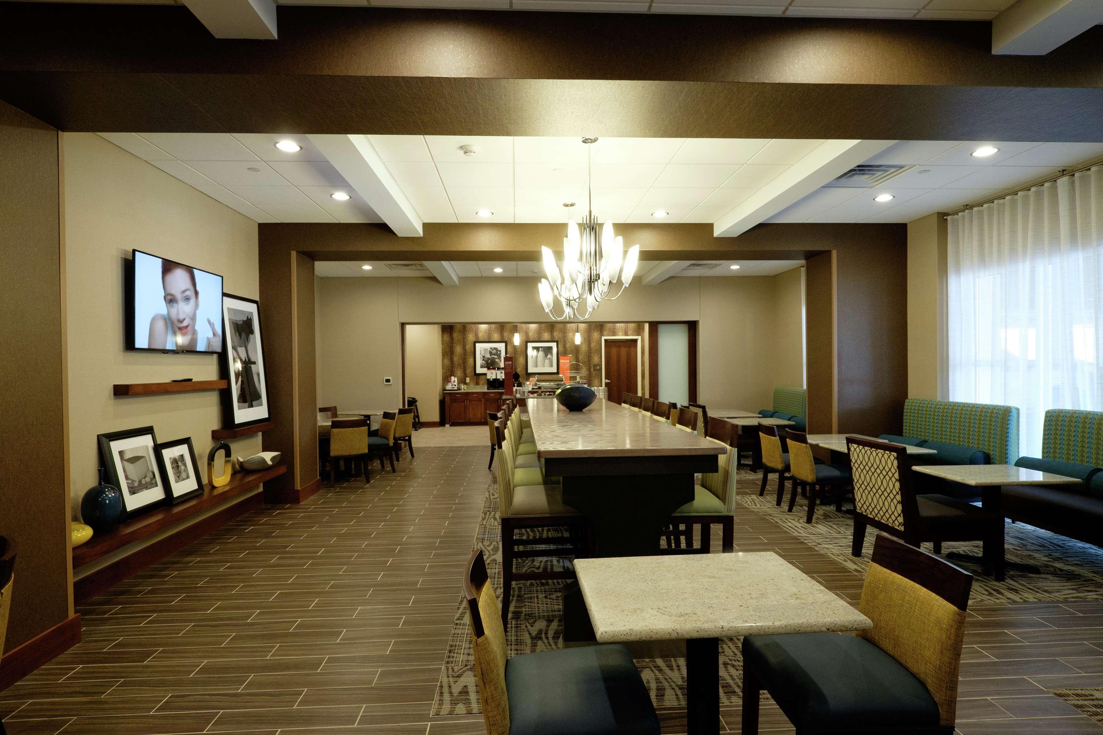 Hampton Inn Green Bay Downtown Bagian luar foto