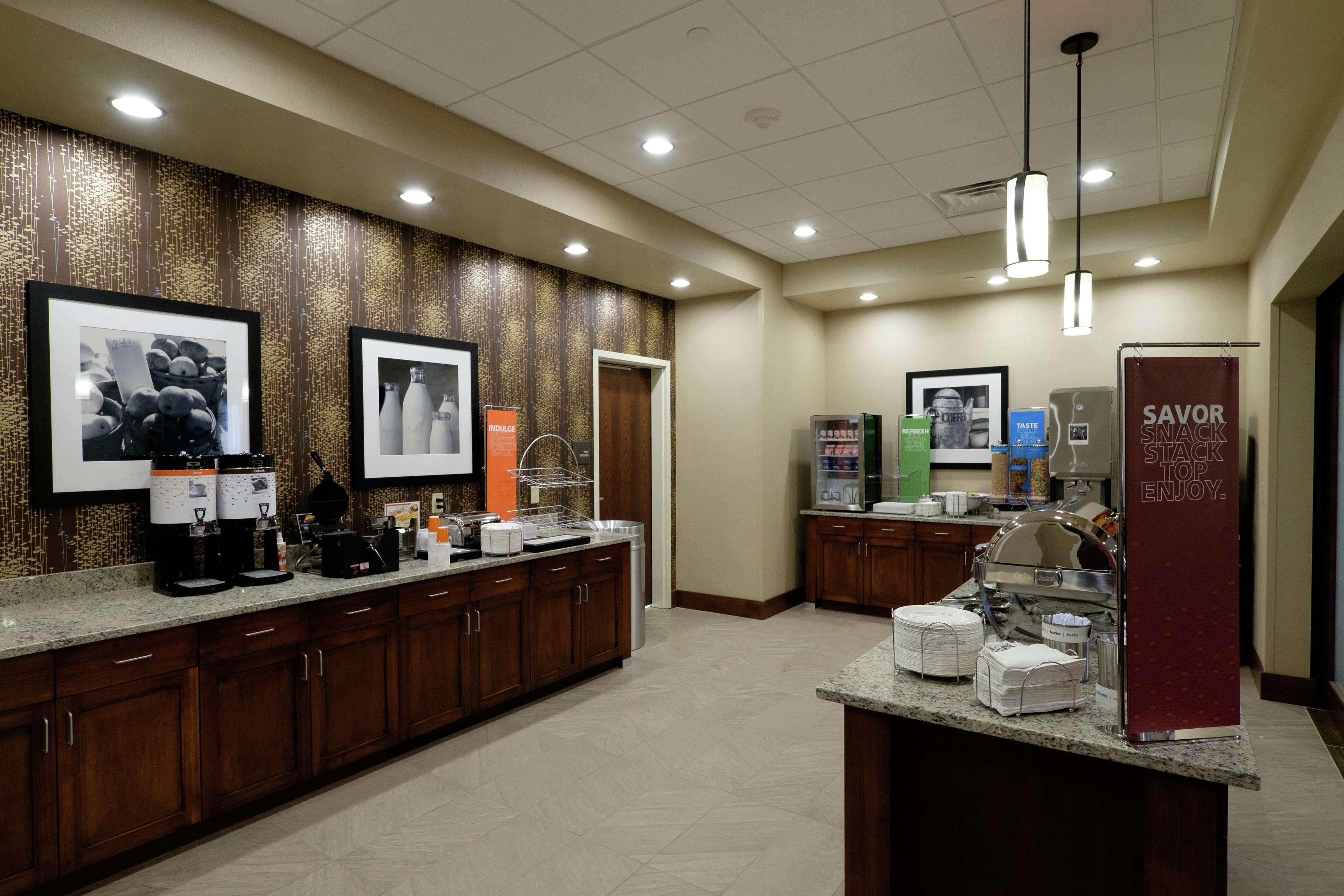 Hampton Inn Green Bay Downtown Bagian luar foto