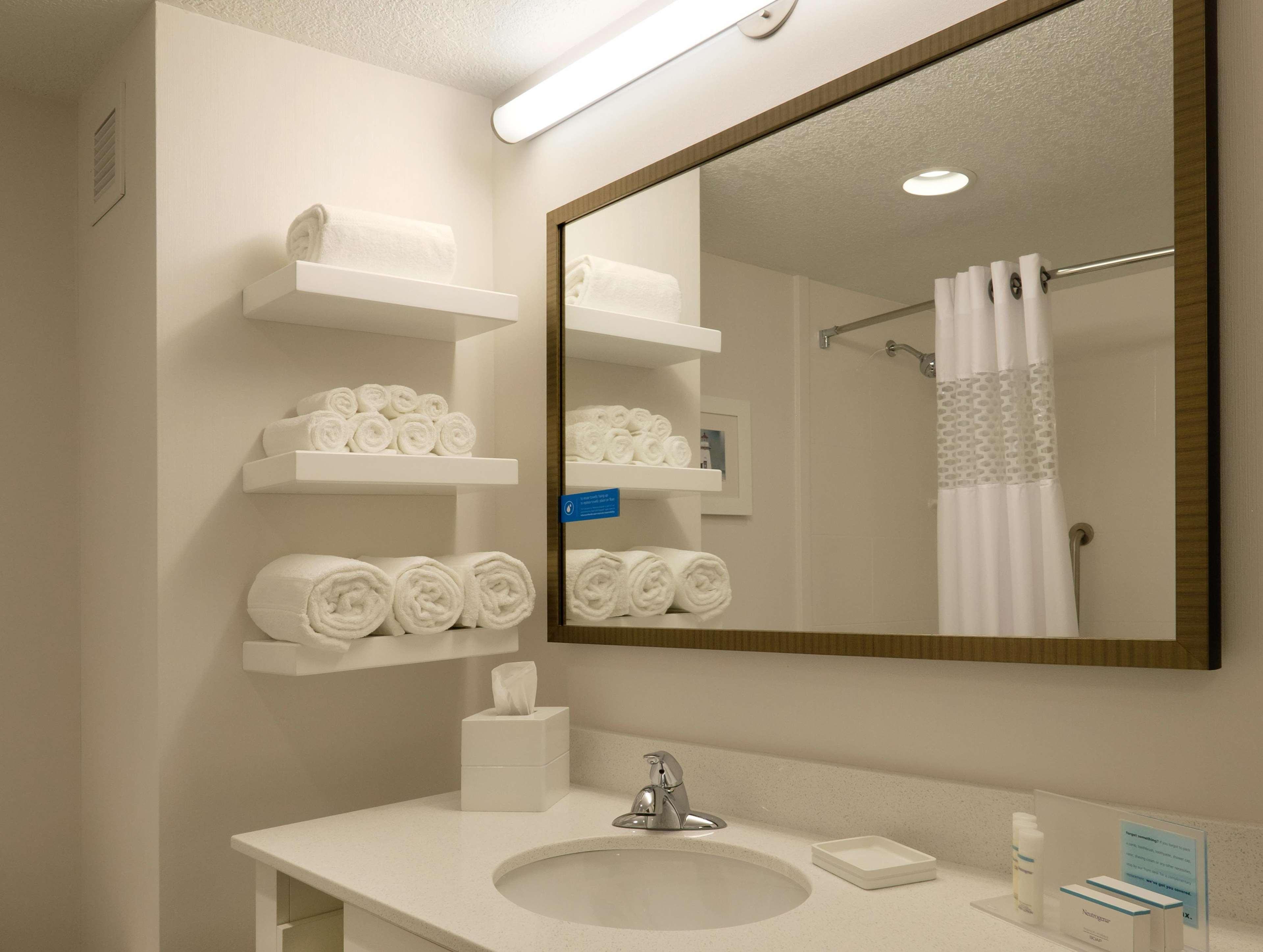 Hampton Inn Green Bay Downtown Bagian luar foto