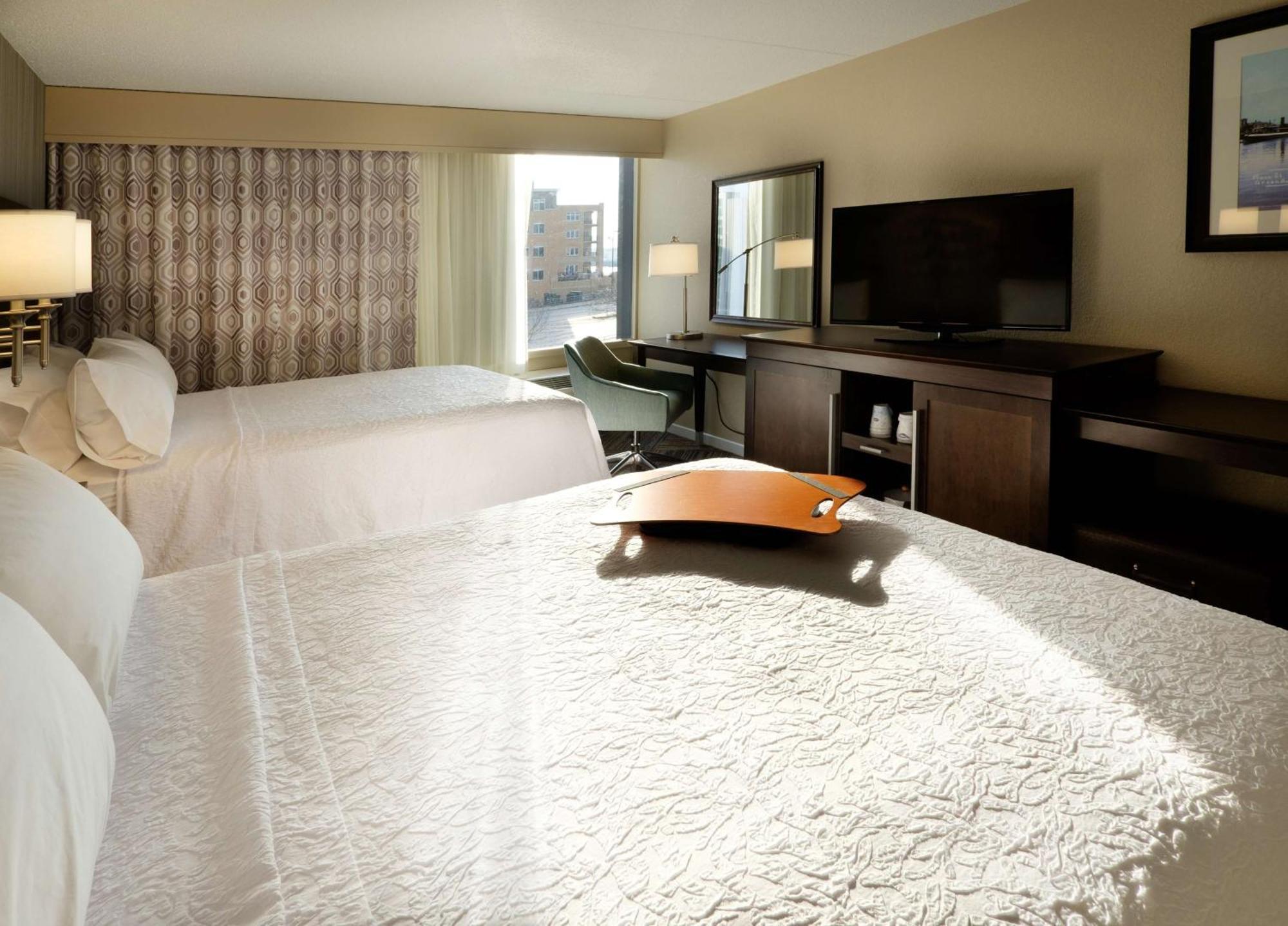 Hampton Inn Green Bay Downtown Bagian luar foto