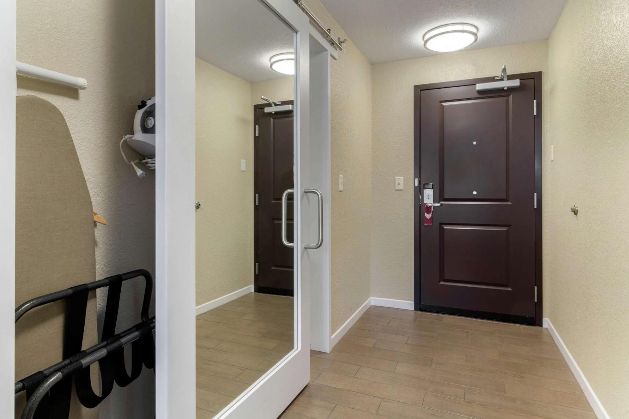 Hampton Inn Green Bay Downtown Bagian luar foto